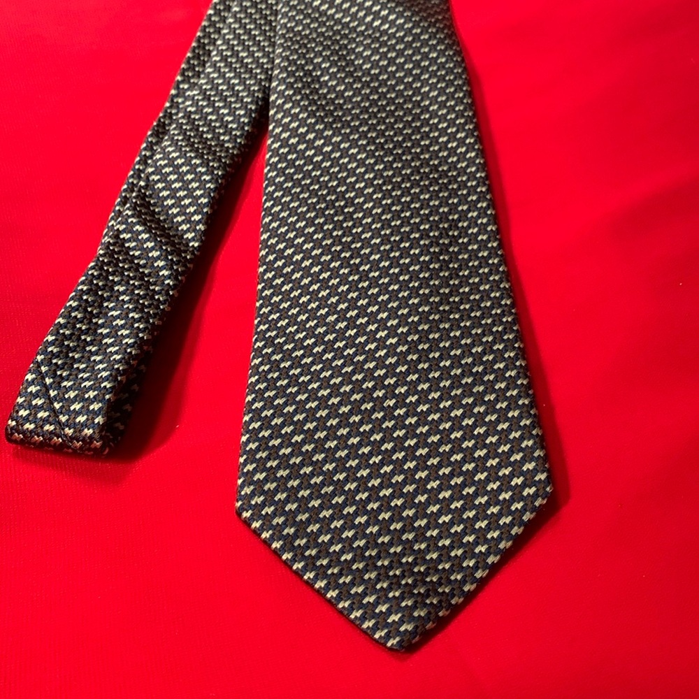 Bagutta silk tie!!